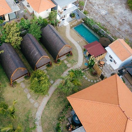 Wooden Puri Guesthouse 울루와뚜 외부 사진
