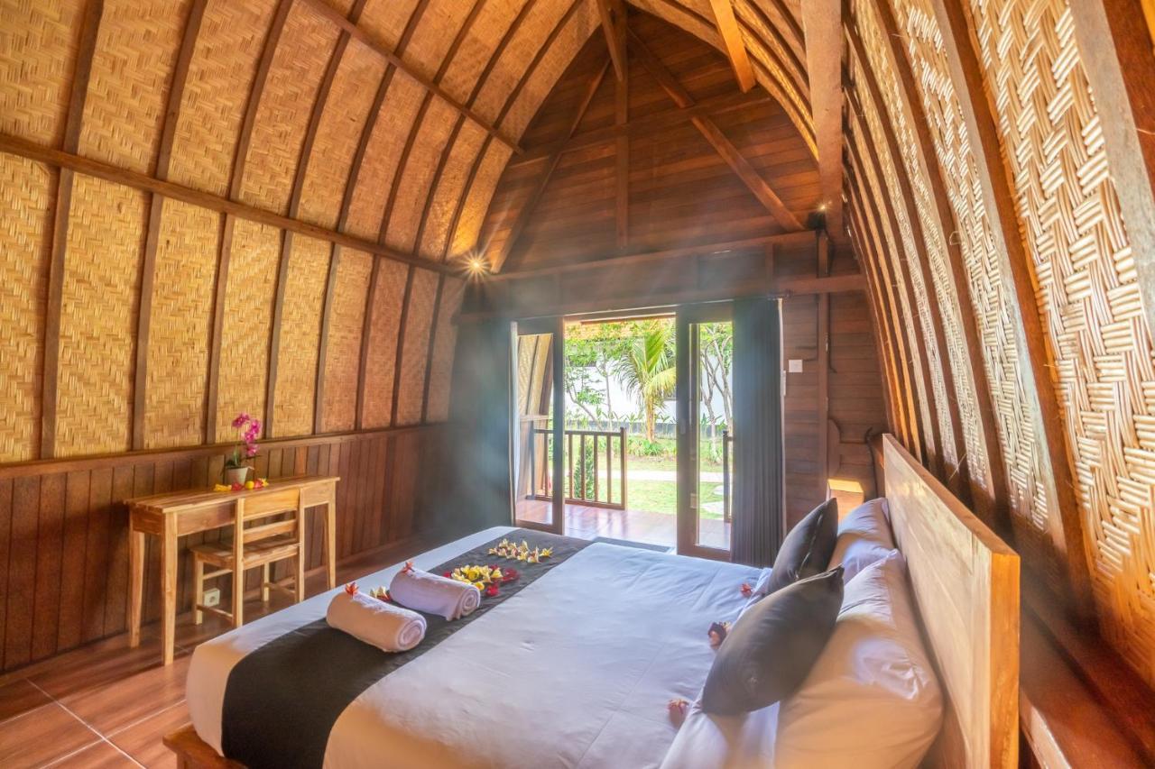 Wooden Puri Guesthouse 울루와뚜 외부 사진