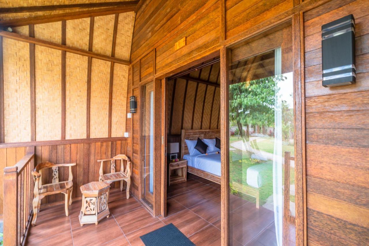 Wooden Puri Guesthouse 울루와뚜 외부 사진