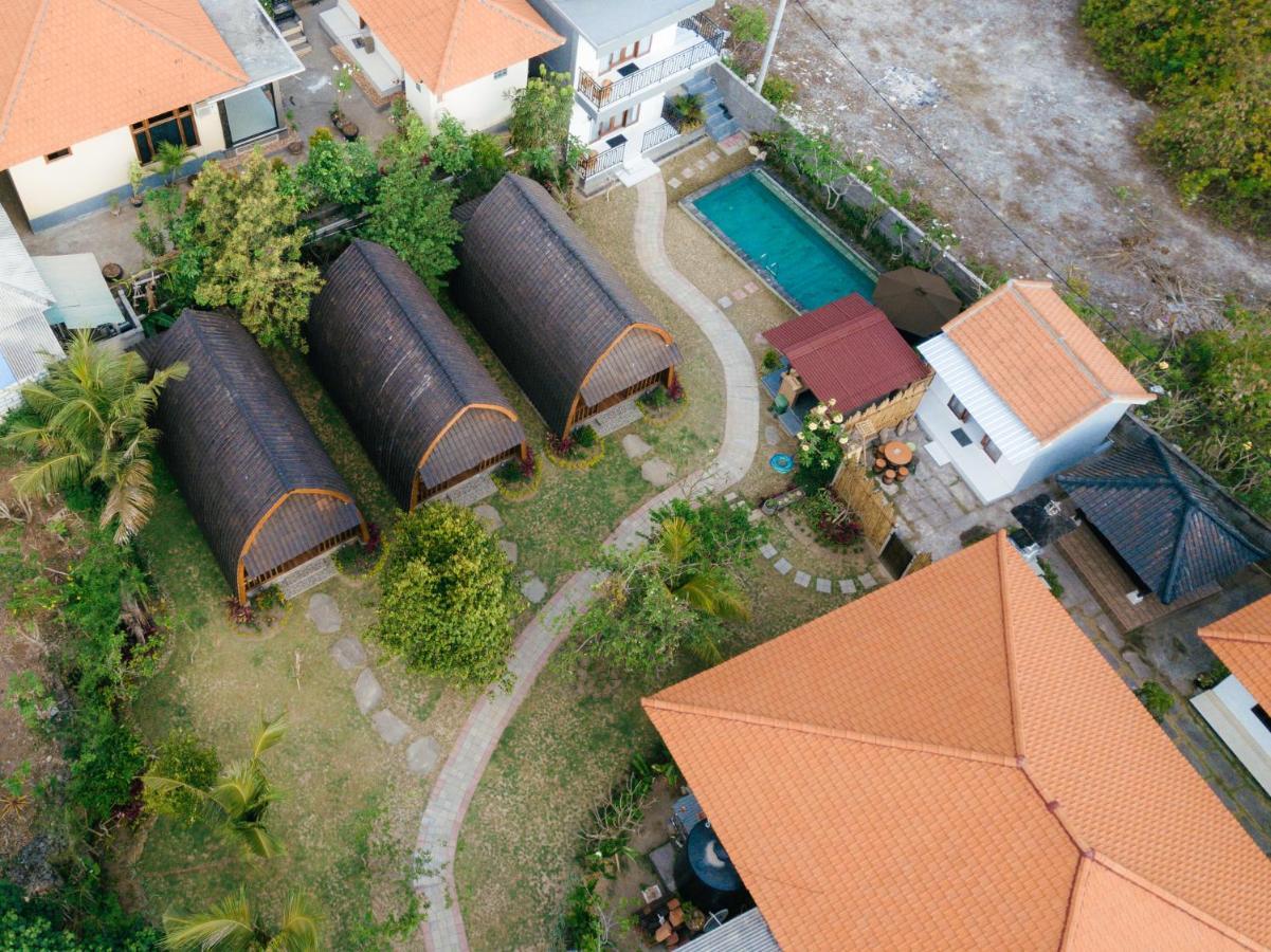Wooden Puri Guesthouse 울루와뚜 외부 사진