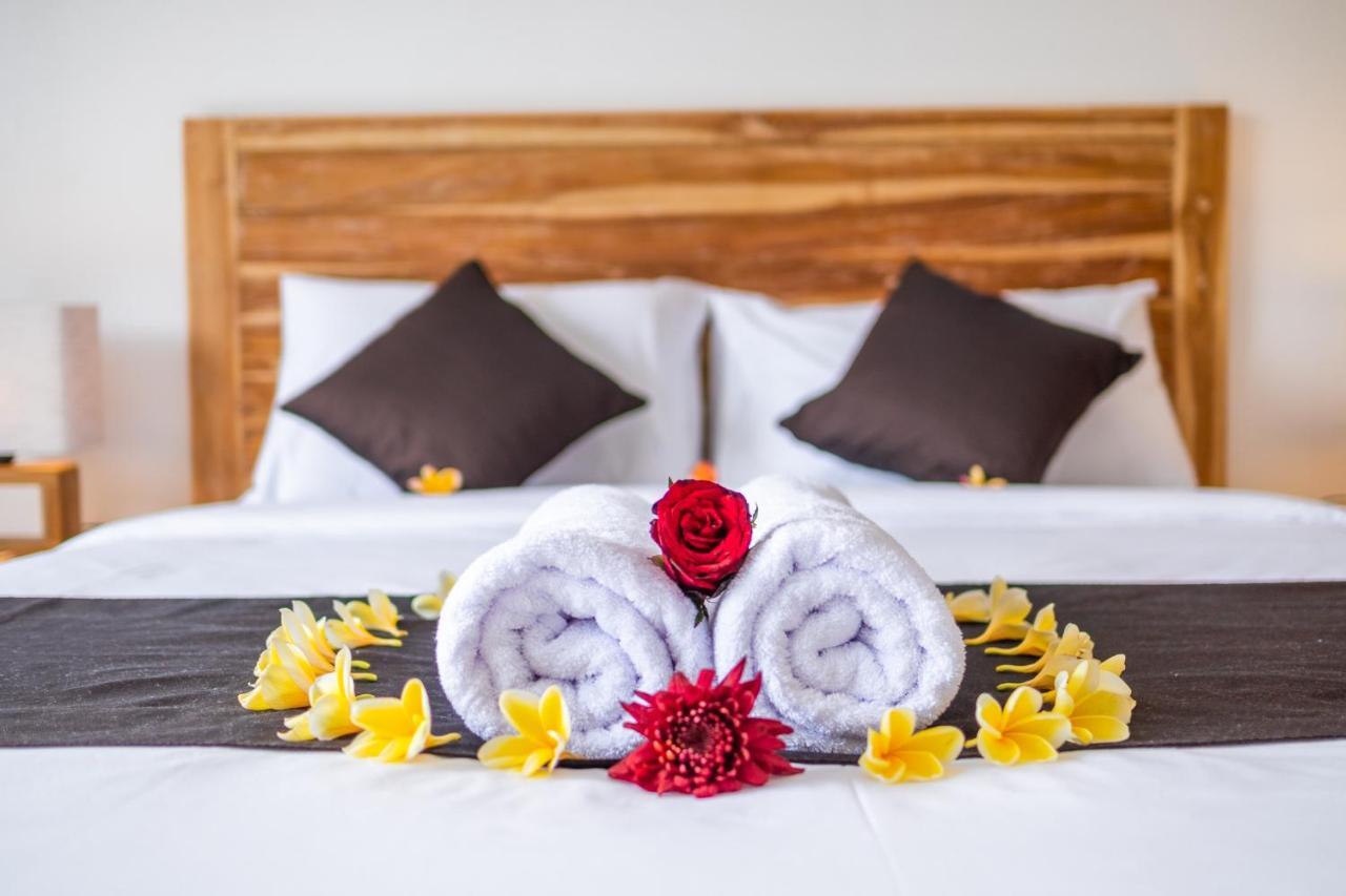 Wooden Puri Guesthouse 울루와뚜 외부 사진