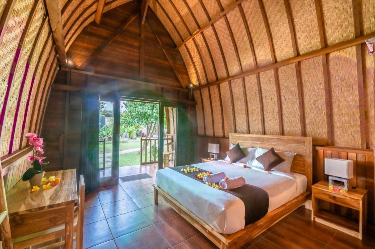 Wooden Puri Guesthouse 울루와뚜 외부 사진