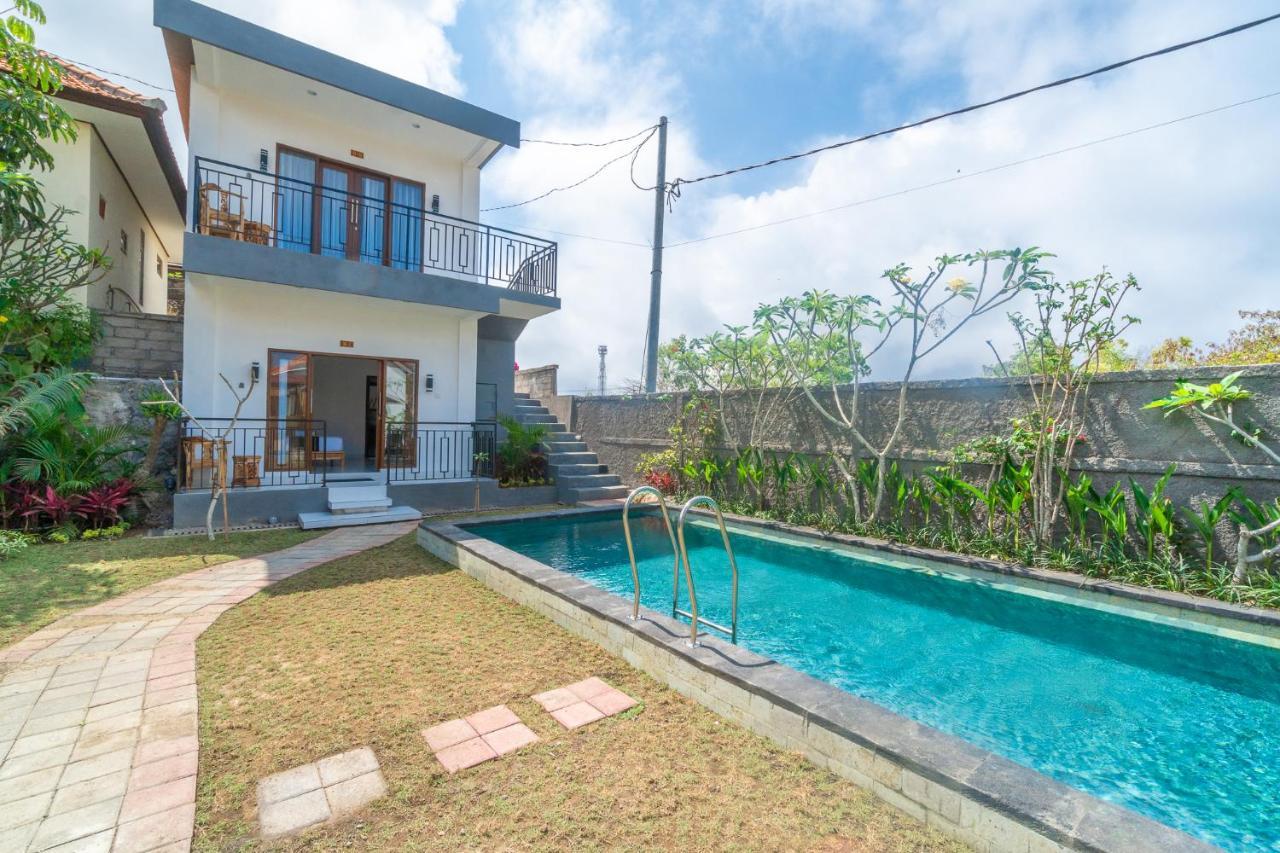 Wooden Puri Guesthouse 울루와뚜 외부 사진