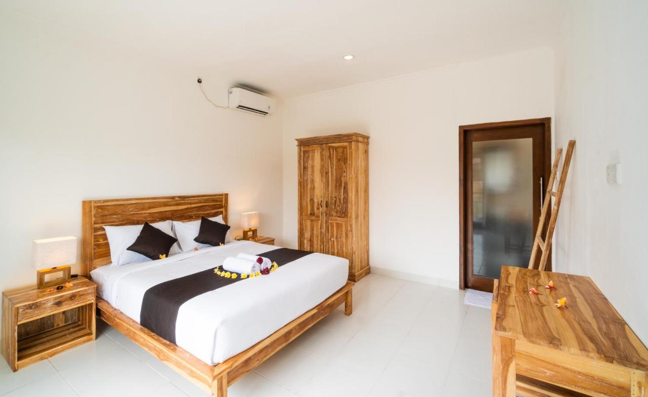 Wooden Puri Guesthouse 울루와뚜 외부 사진