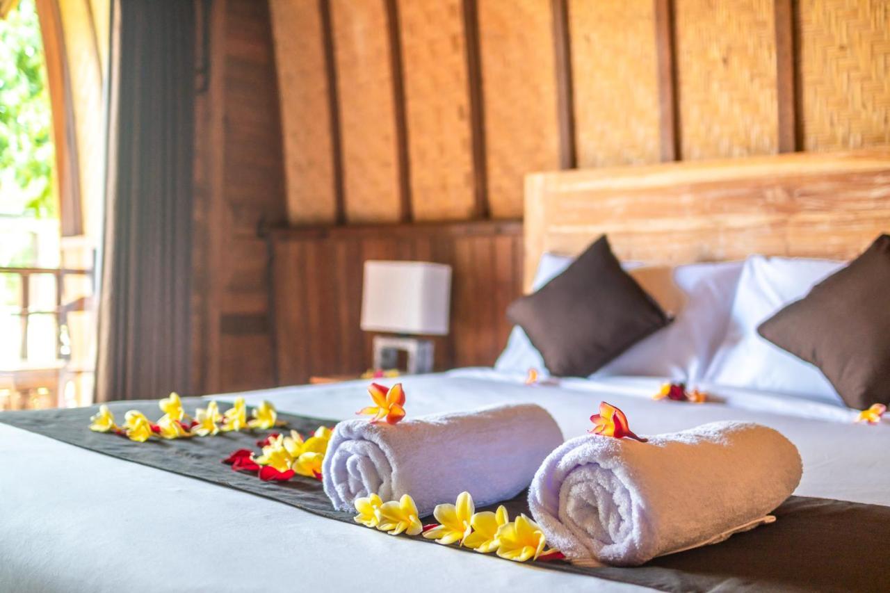 Wooden Puri Guesthouse 울루와뚜 외부 사진