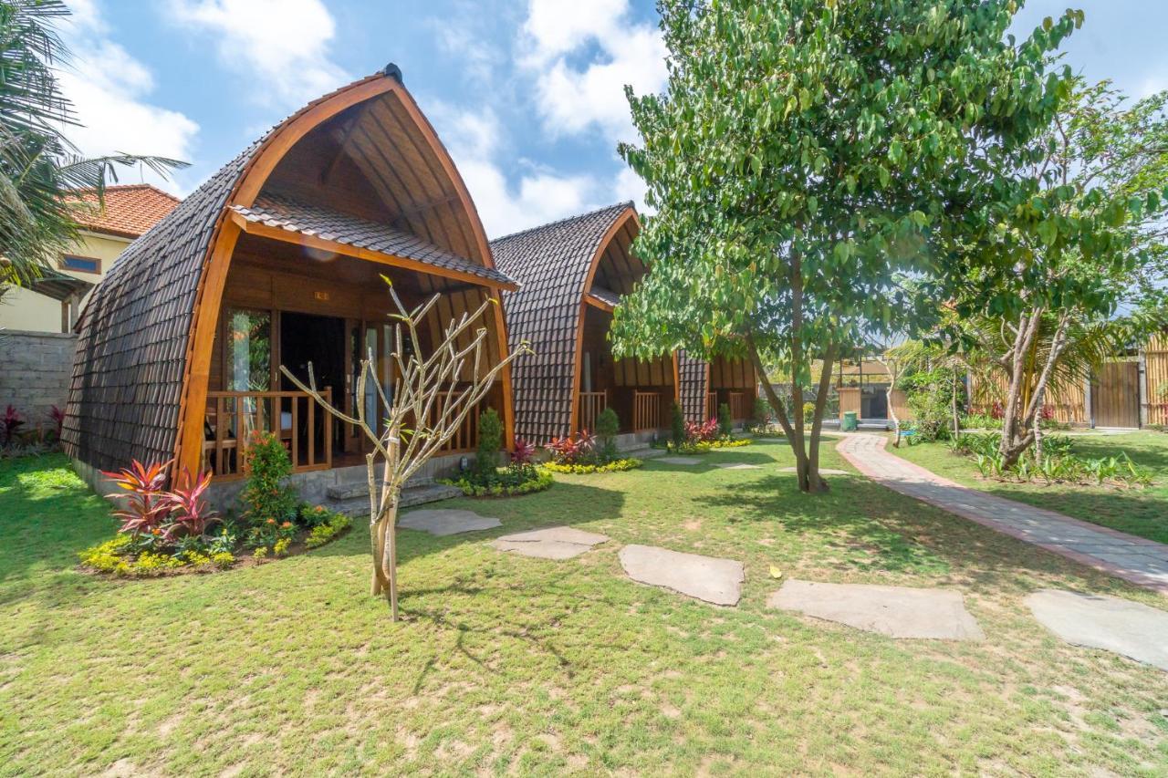 Wooden Puri Guesthouse 울루와뚜 외부 사진