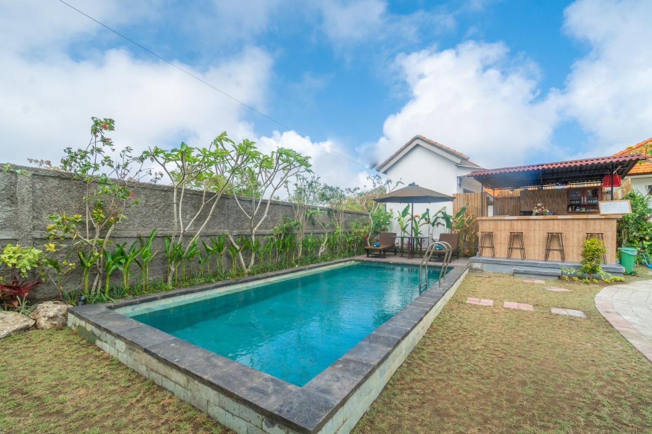 Wooden Puri Guesthouse 울루와뚜 외부 사진