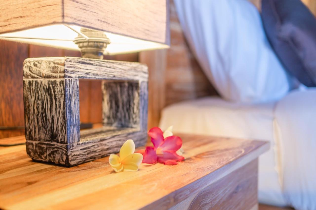 Wooden Puri Guesthouse 울루와뚜 외부 사진