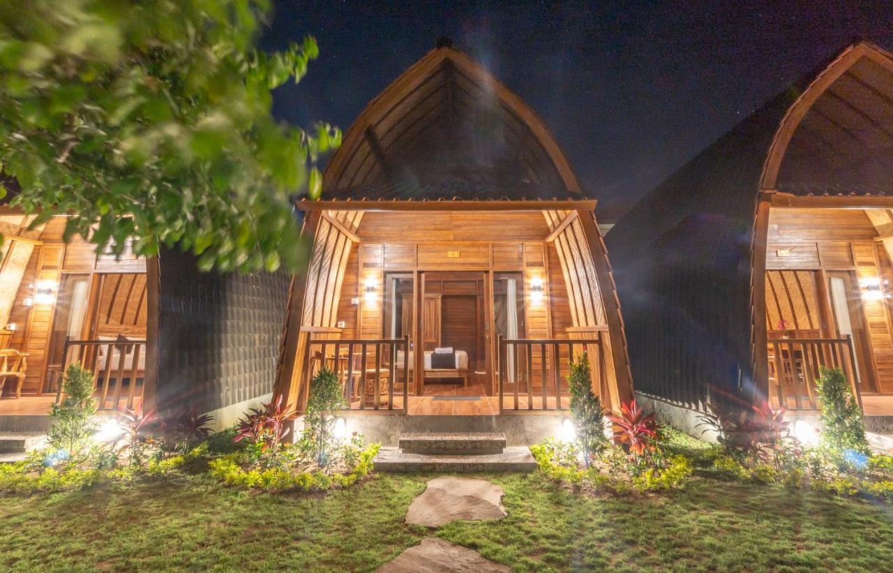 Wooden Puri Guesthouse 울루와뚜 외부 사진